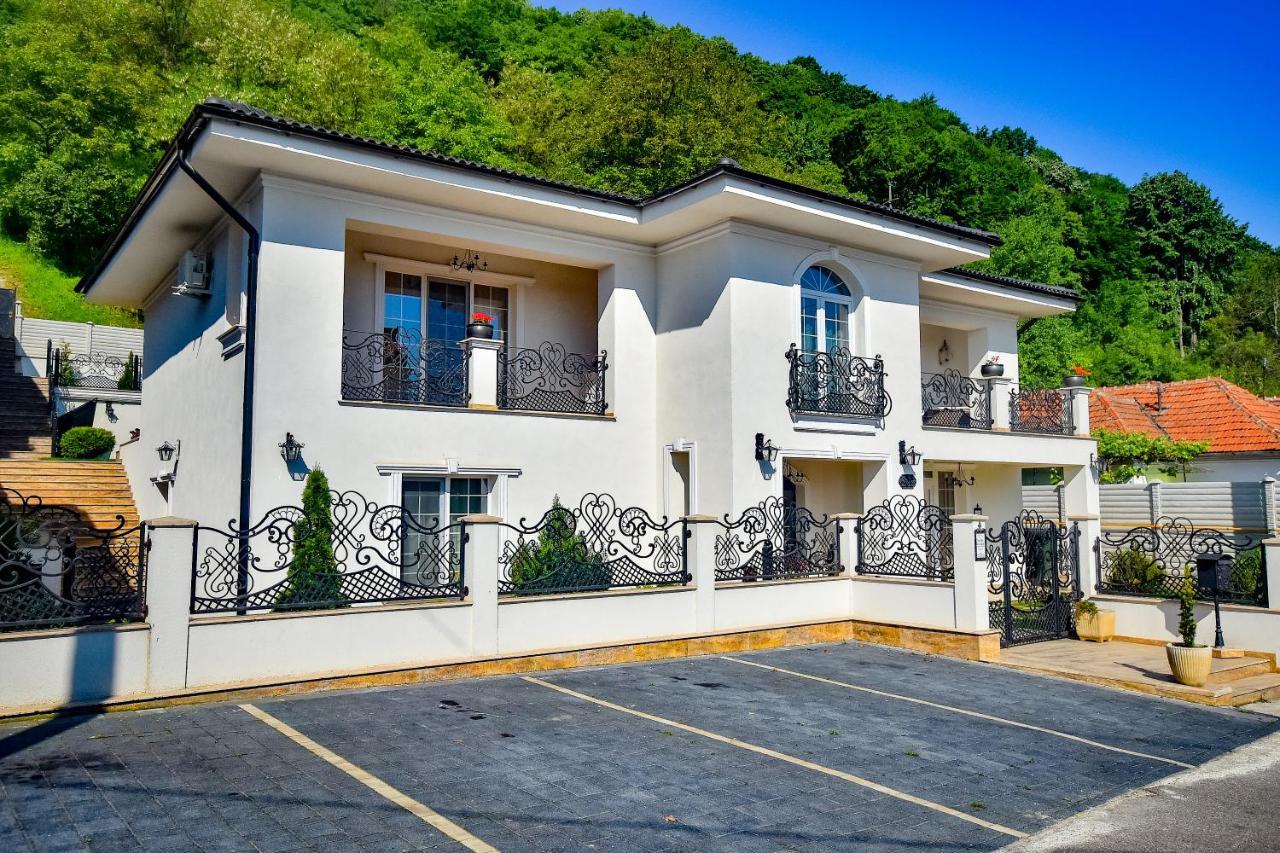 Sarada Boutique Luxury Apartment Deva Ngoại thất bức ảnh